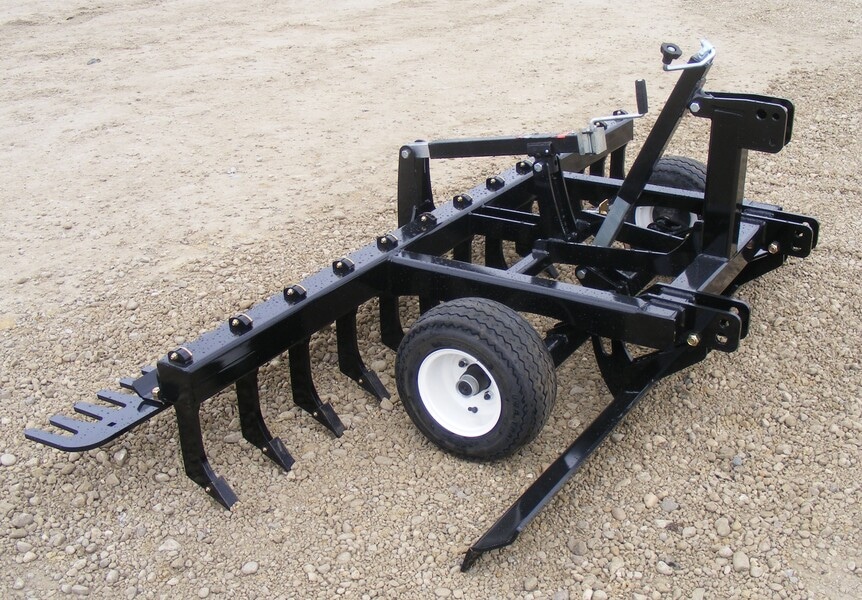 Front Floater Bar arena drag in use behind a tractor