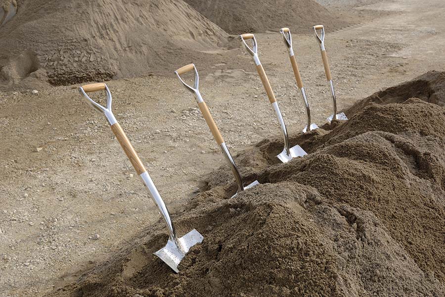 Hiring a Horse Arena Contractor | Performance Footing