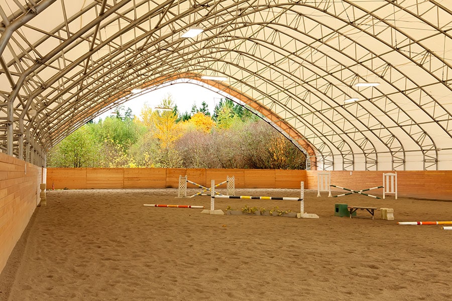 how much does it cost to build a horse arena