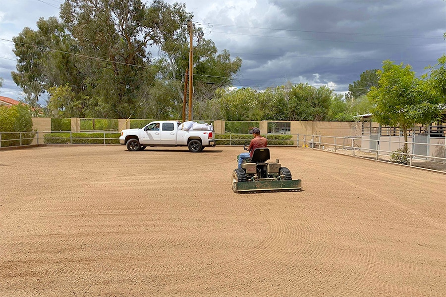 The Tools You Need to Manage Your Horse Stalls - Featured Image