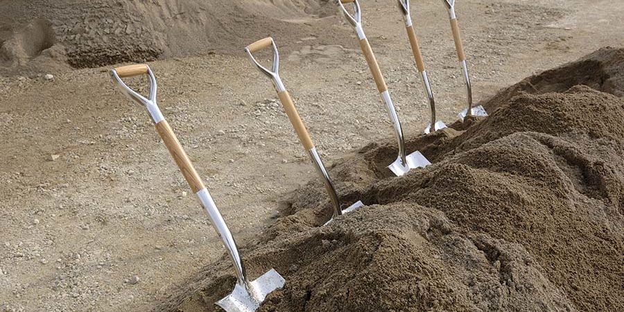hiring a horse arena contractor